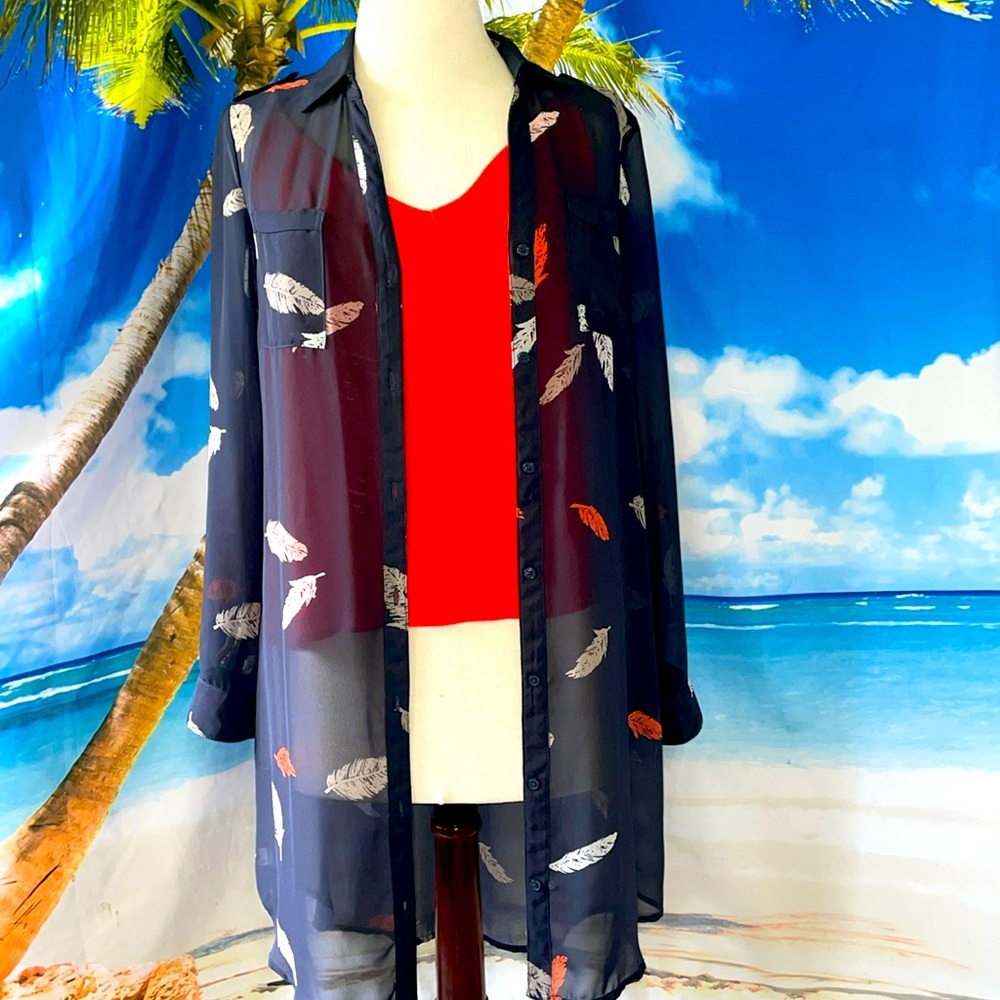Long sleeve sheer collar shirt to layer